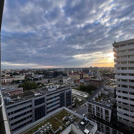 Apartament Podwale Odra Tower Rynek 15 Floor Вроцлав Екстериор снимка